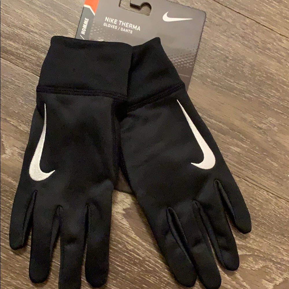 Brand new Nike winter gloves